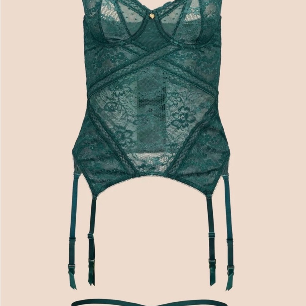 Elegant Green Lace Bustier Set